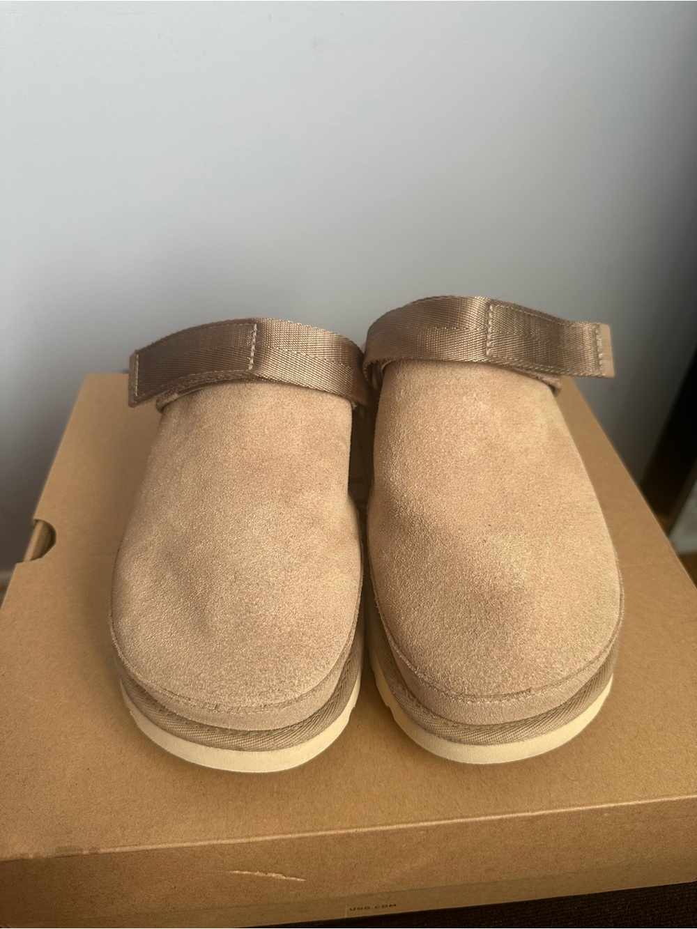UGG Women's Goldenstar Clogs in Sand